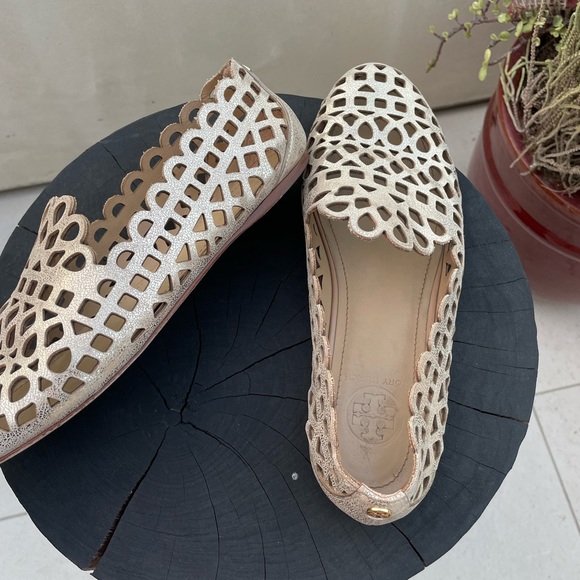 tory burch fiona laser cut smoking slippers in platinum - Picture 11 of 14